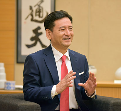写真：佐賀県知事 山口祥義02